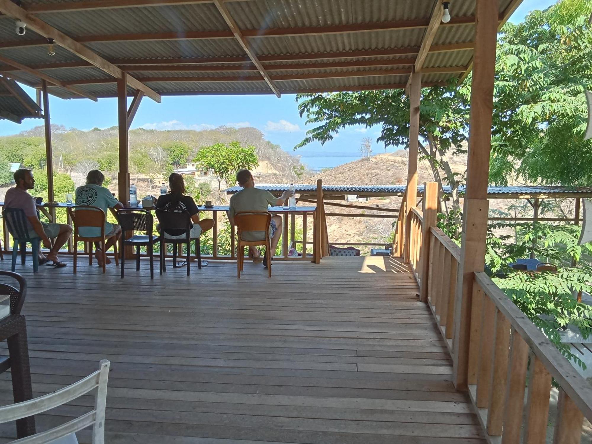 Feby'S Homestay Ekas Rum bild